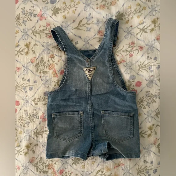 Oshkosh B’gosh baby girl medium wash denim overalls/romper shorts 18 months NEW - Picture 6 of 8